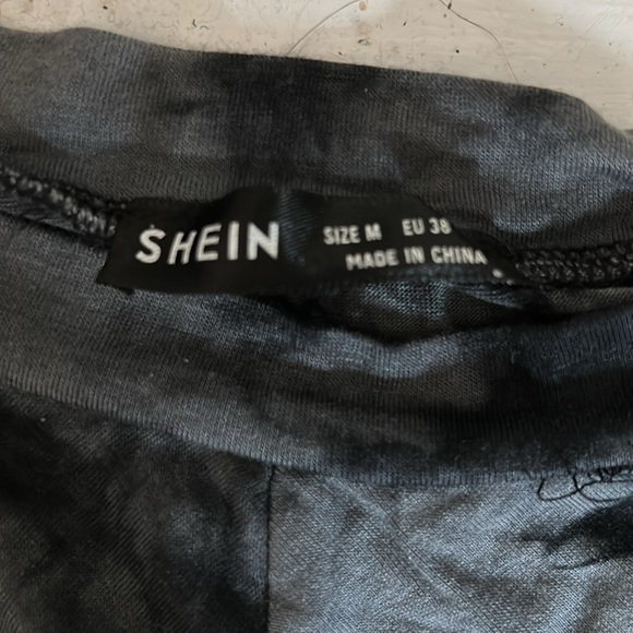 Grey cross front t shirt - Picture 2 of 2